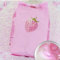 𝑾𝒉𝒊𝒕𝒆 𝑺𝒕𝒓𝒂𝒘𝒃𝒆𝒓𝒓𝒚 𝑴𝒂𝒈𝒊𝒆 ✨🍓
Sag Hallo zu 𝑾𝒉𝒊𝒕𝒆 𝑺𝒕𝒓𝒂𝒘𝒃𝒆𝒓𝒓𝒚 𝑾𝒂𝒙 - dem harzfreien, thermochromischen Wachs, das Waxing schön, sanft und mühelos macht.
🍓 Sieh zu, wie es sich verwandelt: von Cremeweiß ➡️ Perlmuttrosa, wenn es perfekt erwärmt ist.
🍓 Cremige, sanfte Formel - angenehm bei niedriger Temperatur, auch für empfindliche Haut.
🍓 Zarter Erdbeerduft für ein süßes Spa-Gefühl.
🍓 Flexibel, glatt und perfekt für Gesicht, Bikinizone & Körper.

Wax smarter. Wax schöner. Wax wie ein Profi. 💖

🛒waxness.de 
.
.
.
#waxness_de #waxness #waxness_ #waxnecessities #Haarentfernung #BeautyProfessionell #hardwax #hardwaxfromeurope #whitestrawberrywax #waxingpro #pink #rosinfree #thermochromic #thermochromicwax #glowwithwaxness #syntheticwax #Thermochrom #WeißRosa #Cremig #Kolophoniumfrei #hartwachs #wachs #wachsen